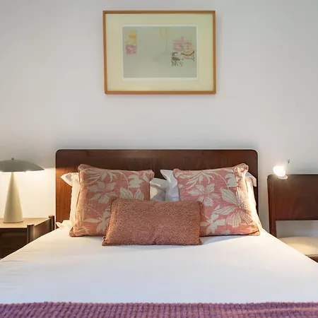 Retiro Do Artista By An Island Holiday home *