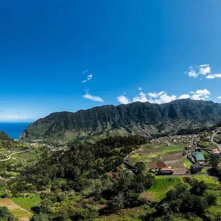 Ferienhaus Retiro Do Artista Art And Views Over The Valley *