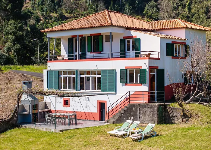 Casa de Férias Retiro Do Artista Art And Views Over The Valley